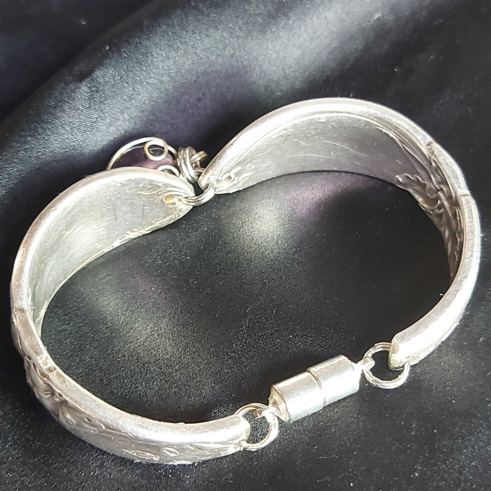 Vintage Artisan Bracelet made from Silver Flatwear - Picture 5 of 16